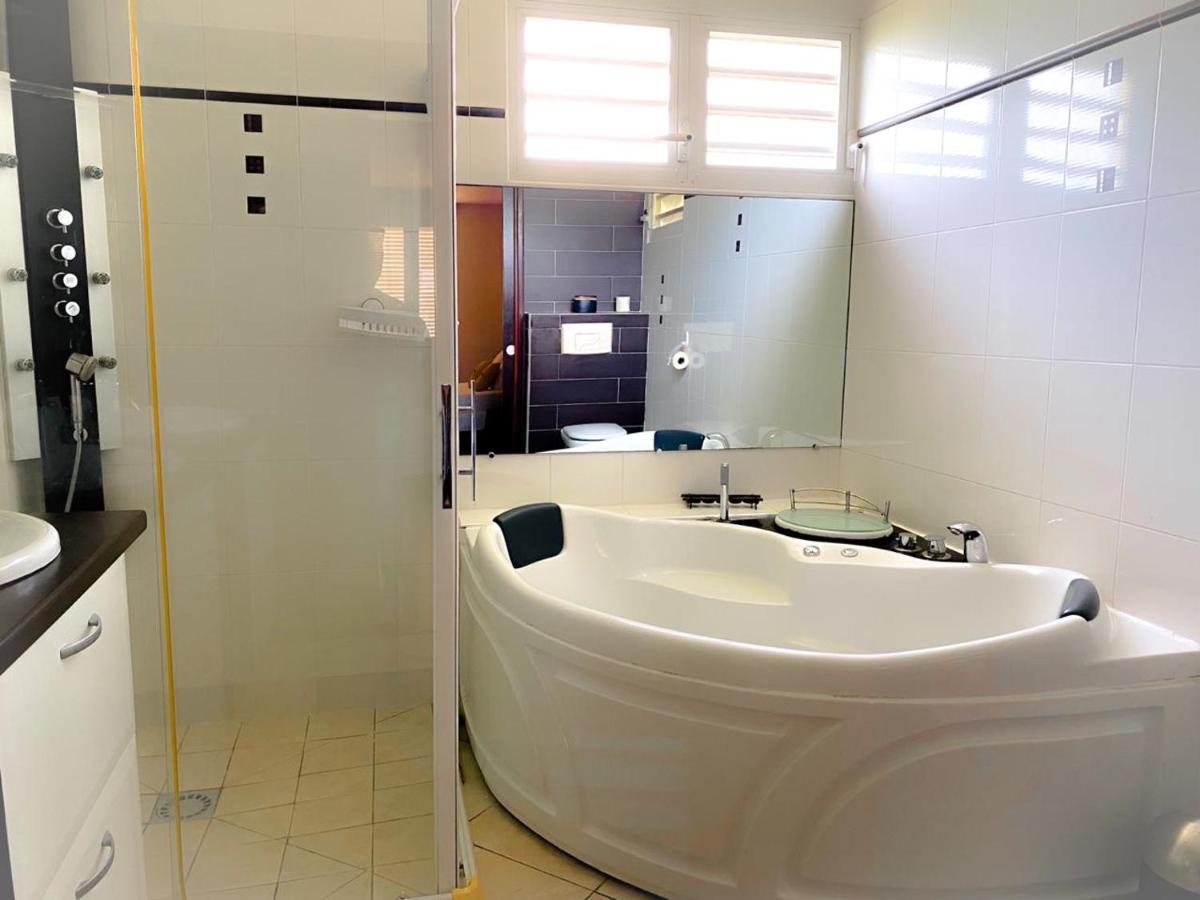 La villa de Christian Baie-Mahault Extérieur photo